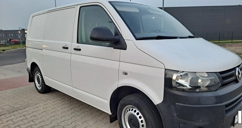 Volkswagen Transporter cena 52800 przebieg: 368000, rok produkcji 2015 z Leszno małe 379